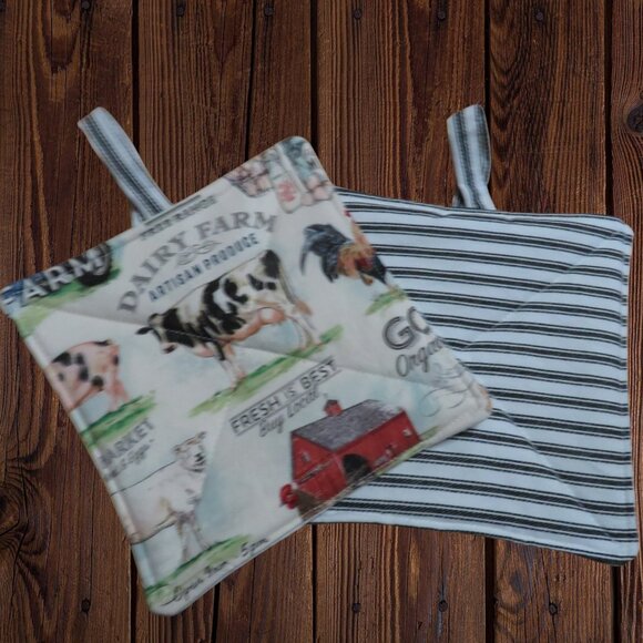 Handmade Potholder, Set of 2, Reversible Farm and White and Black Ticking - Picture 5 of 6